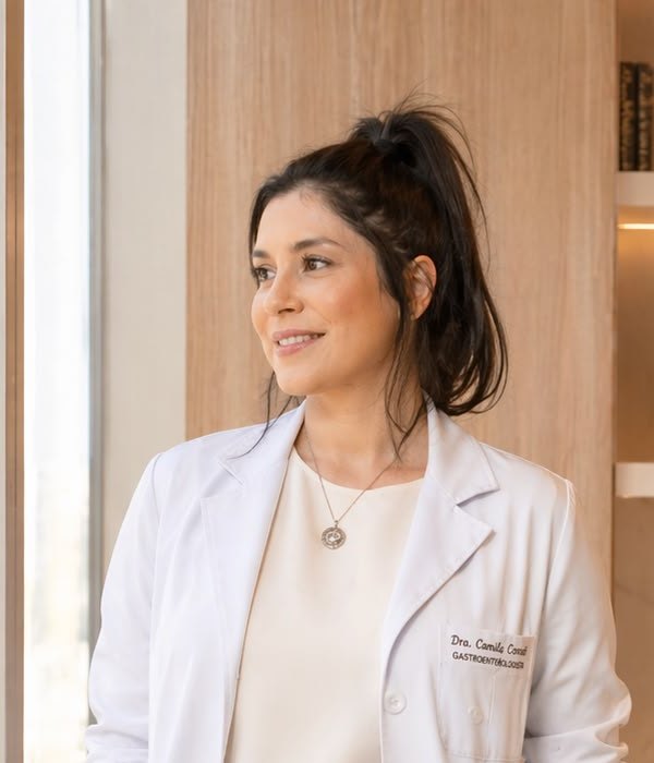 Dra. Camila Coradi, Gastroenterologista